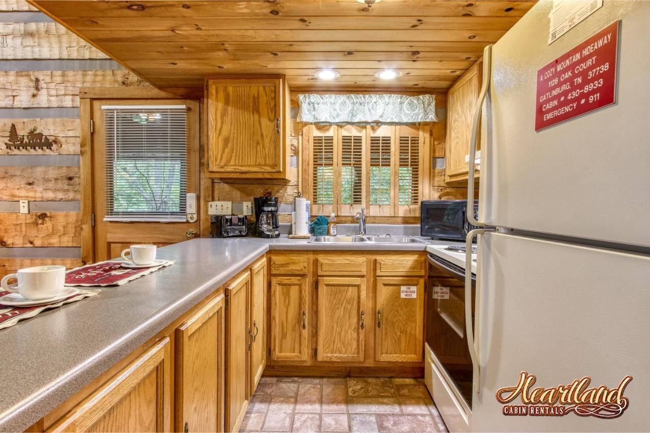 Cozy Mountain Hideaway Villa Gatlinburg Exterior photo